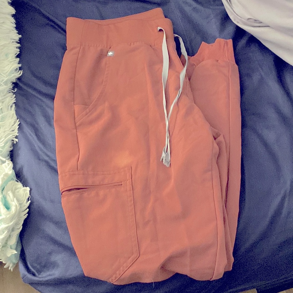 Figs mauve scrub pants